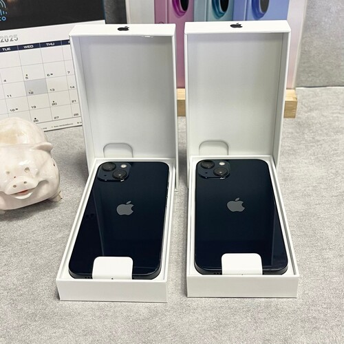 i13-00-128GB-Black Frist HAnd 2 (7)