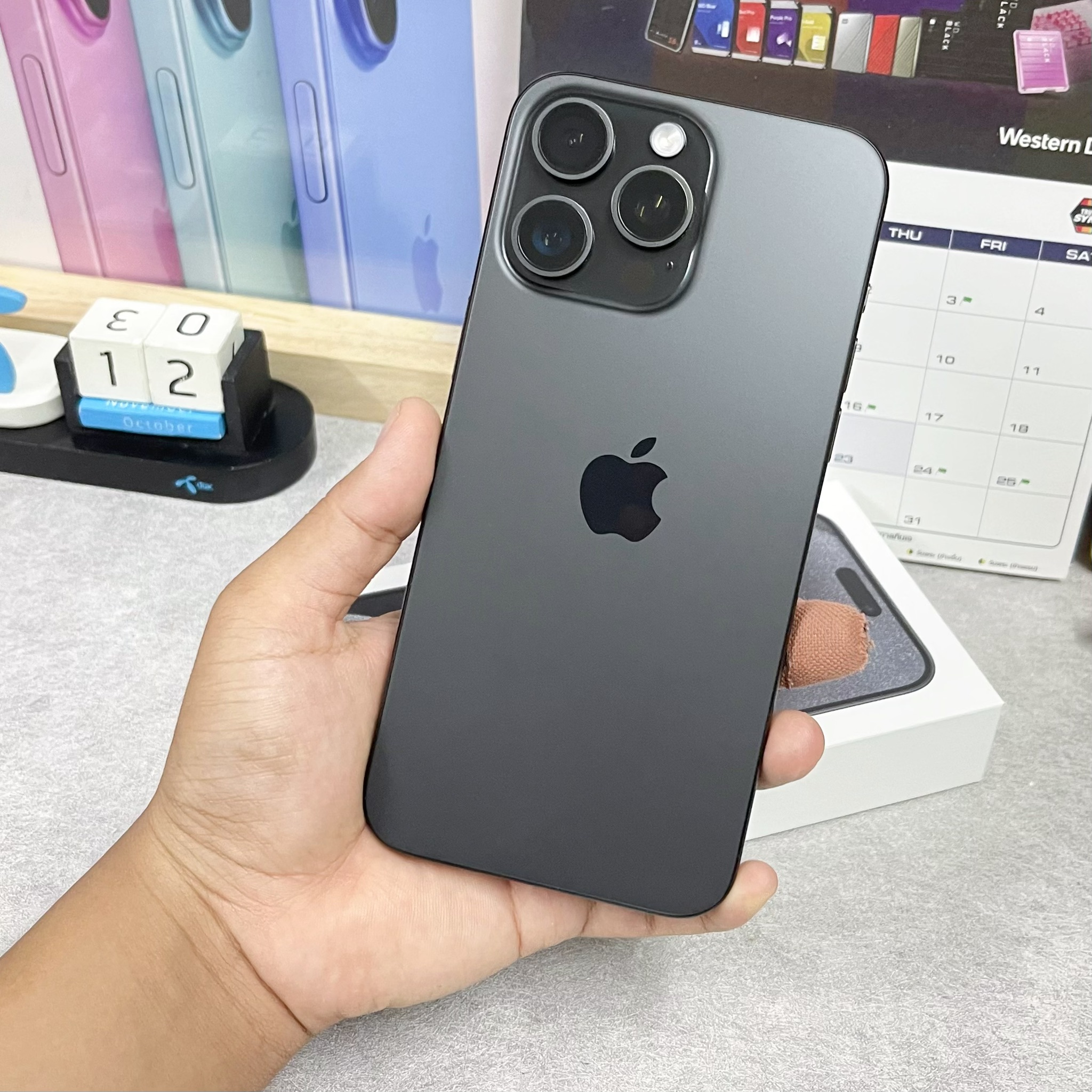 iPhone15Promax-256GB-Black Titanium-SecondHand-9-Back