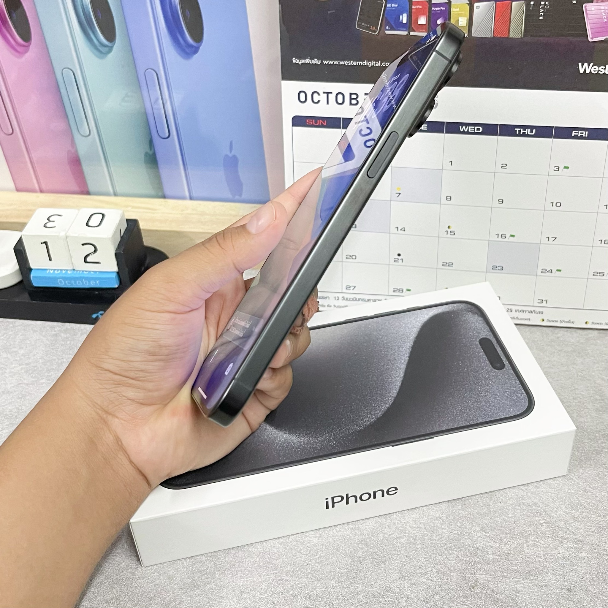 iPhone15Promax-256GB-Black Titanium-SecondHand-9-side Power buttons